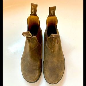 BLUNDSTONE Chelsea Boot in rustic brown